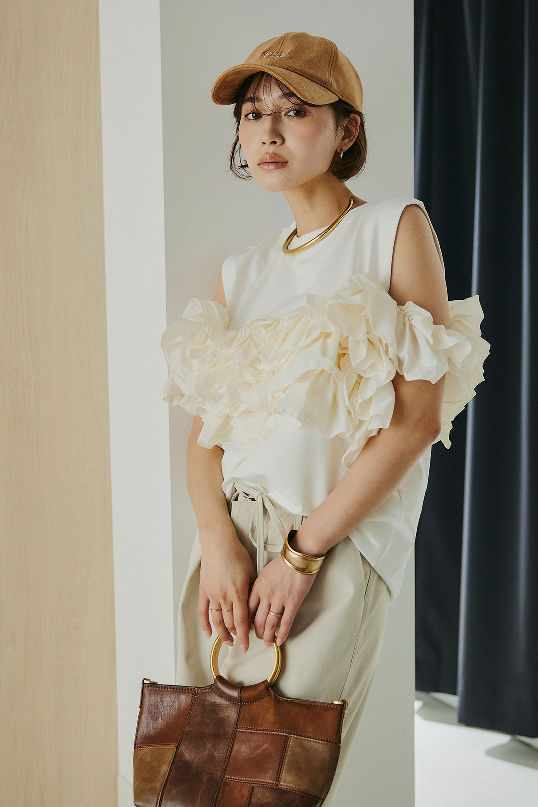 [SET]天竺ナイロンドッキングビスチェ風トップス+ニーサイドタックウエストドロスパンツ(2set)