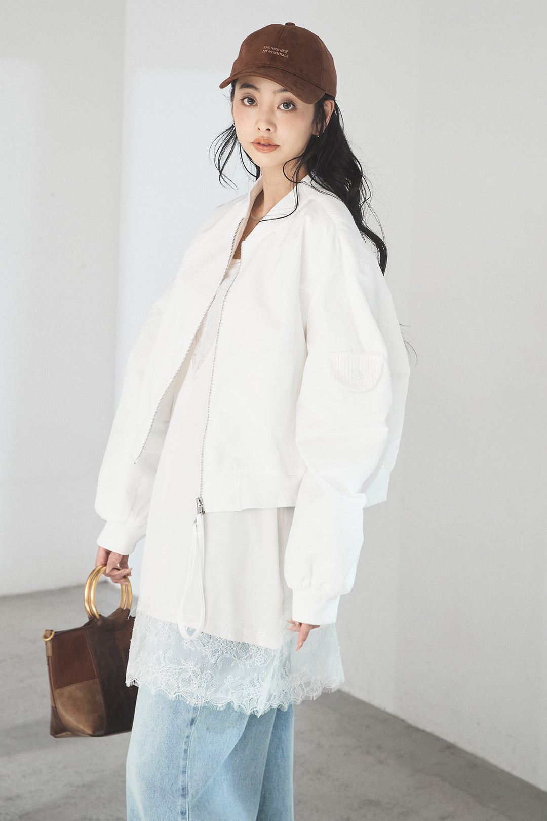 [SET]袖ギャザーデザインブルゾン+レース切り替えキャミソール+デニムアシメカーブパンツ(3set)