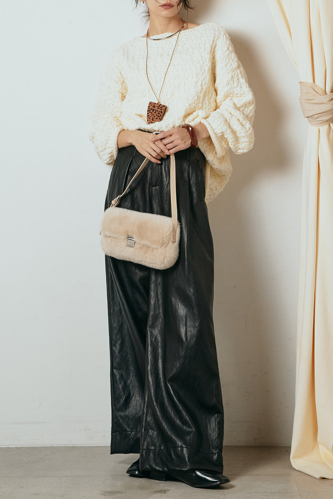 [SET]ボリューム編みニットプルオーバー+ベルト付きレザーライクタックパンツ(2set)