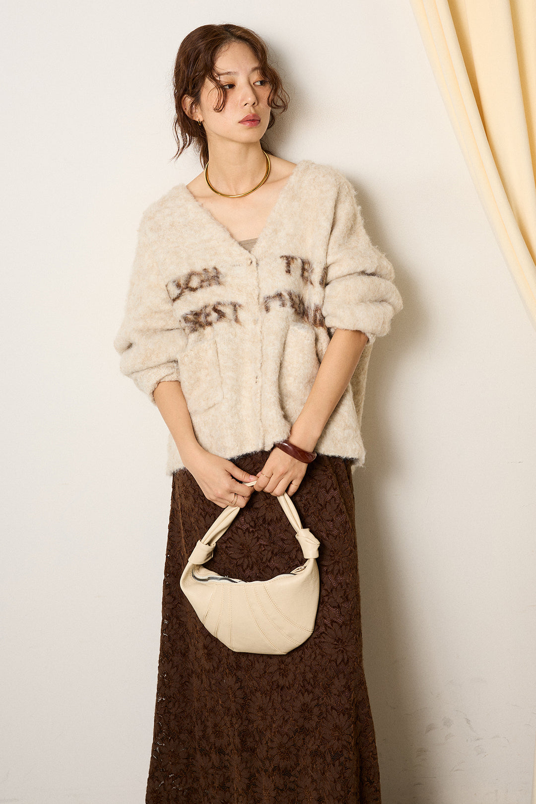 [SET]ウール混透かしロゴニットカーディガン+花柄刺繍ベロアフレアスカート(2set)