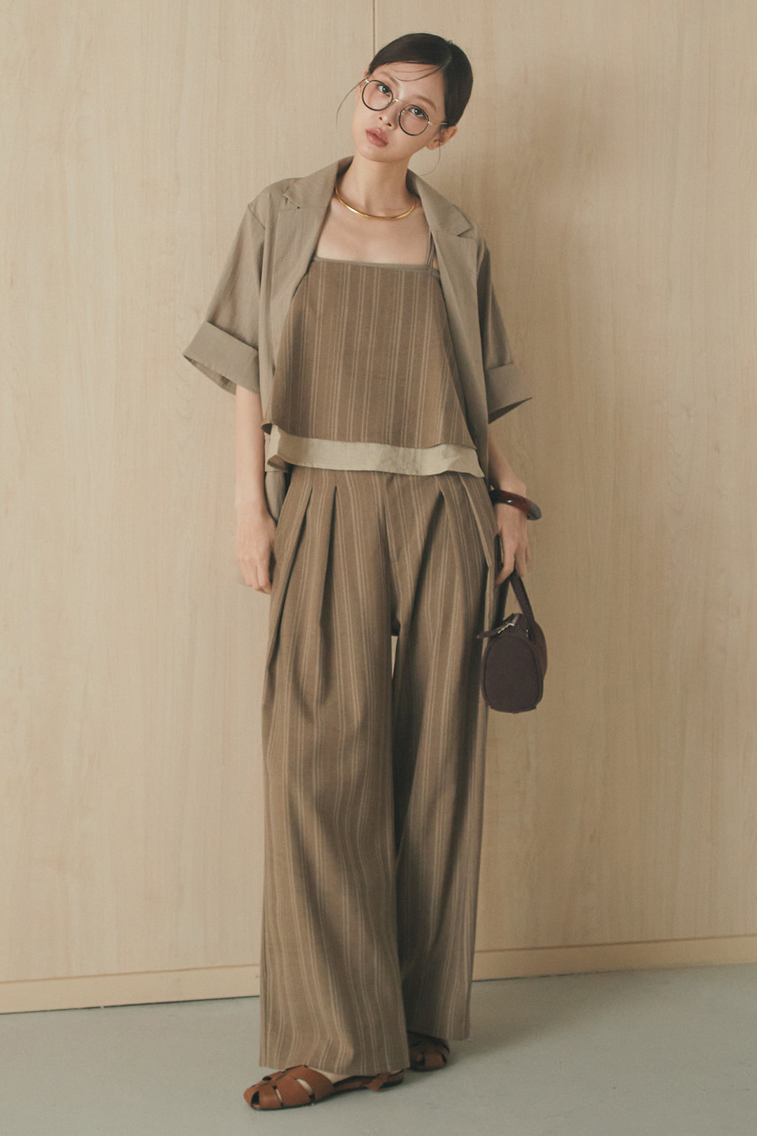 [SET]リネンライクテーラードハーフスリーブジャケット+リネンストライプタックワイドパンツ+リネンストライプレイヤードキャミ(3set)