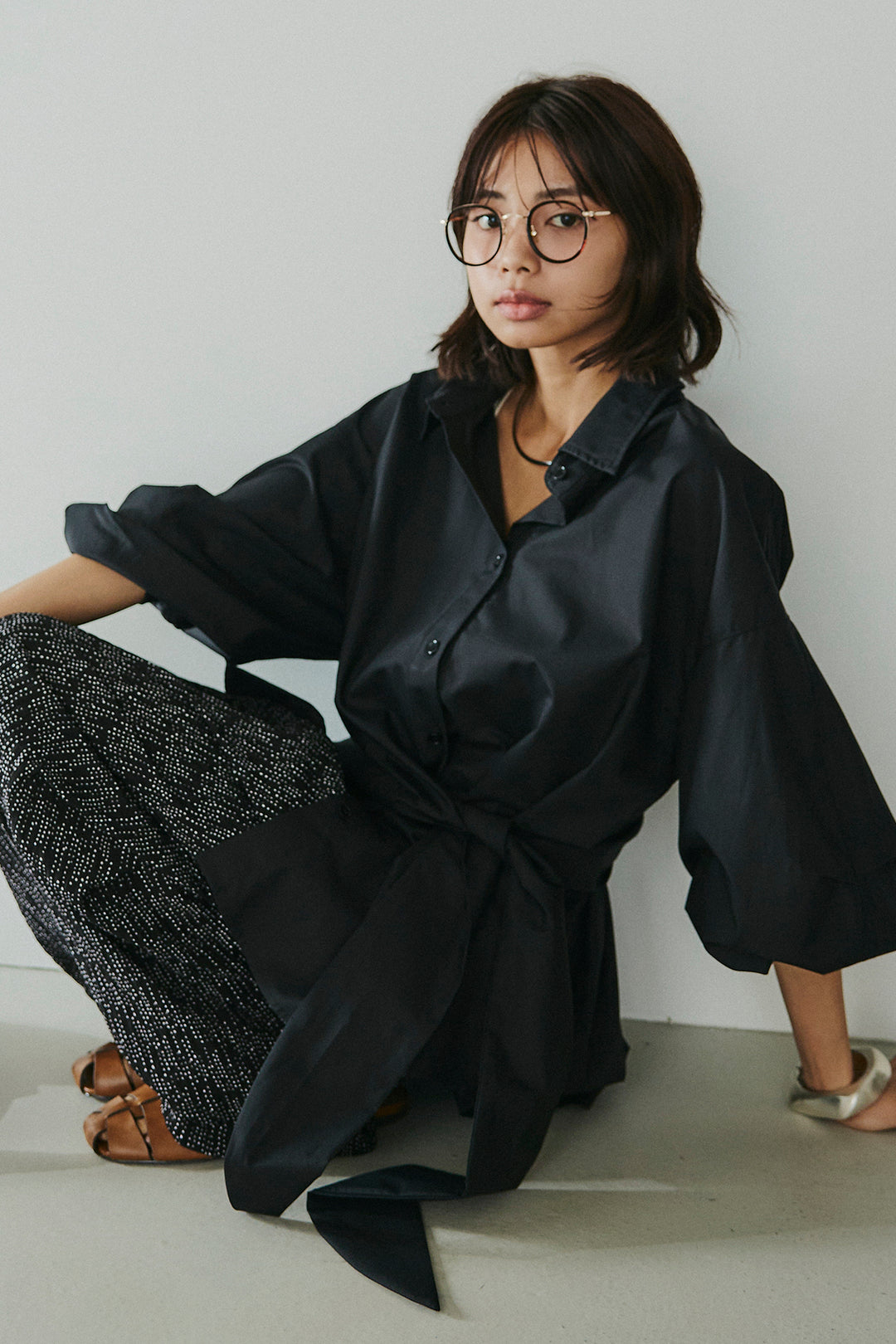 [SET]襟付き巻きデザインシャツ+シアーランダムドットラフパンツ(2set)