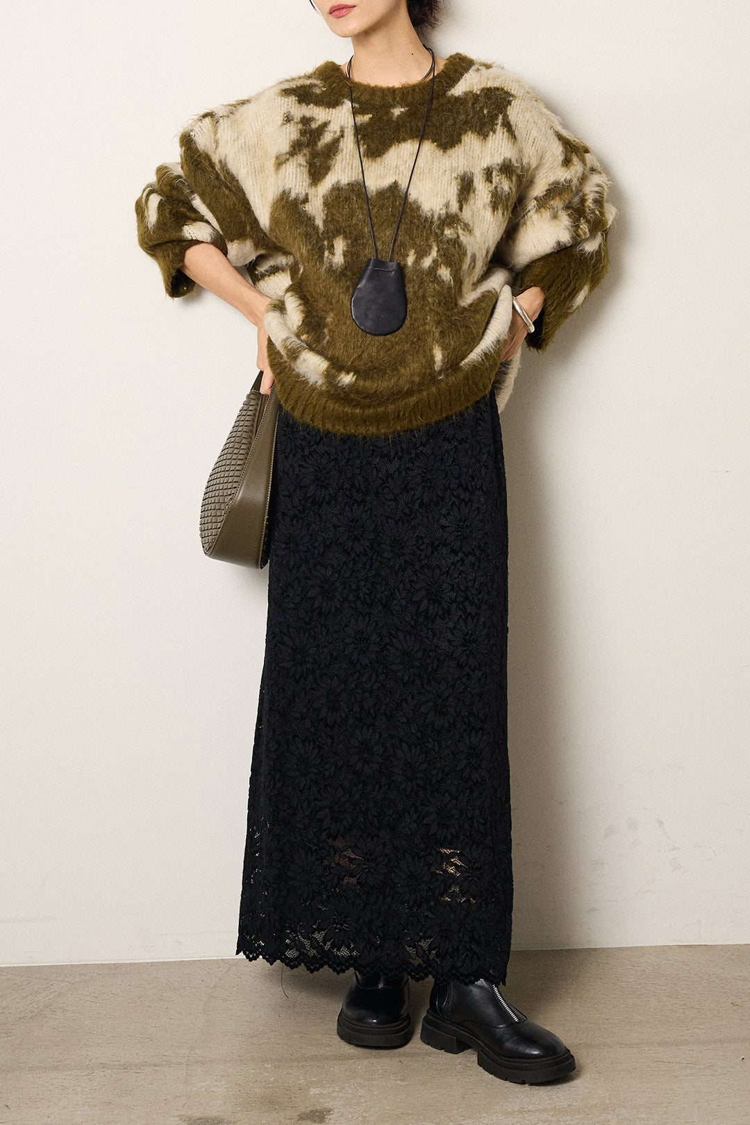 [SET]モヘアタッチマーブルニット+花柄刺繍ベロアフレアスカート(2set)