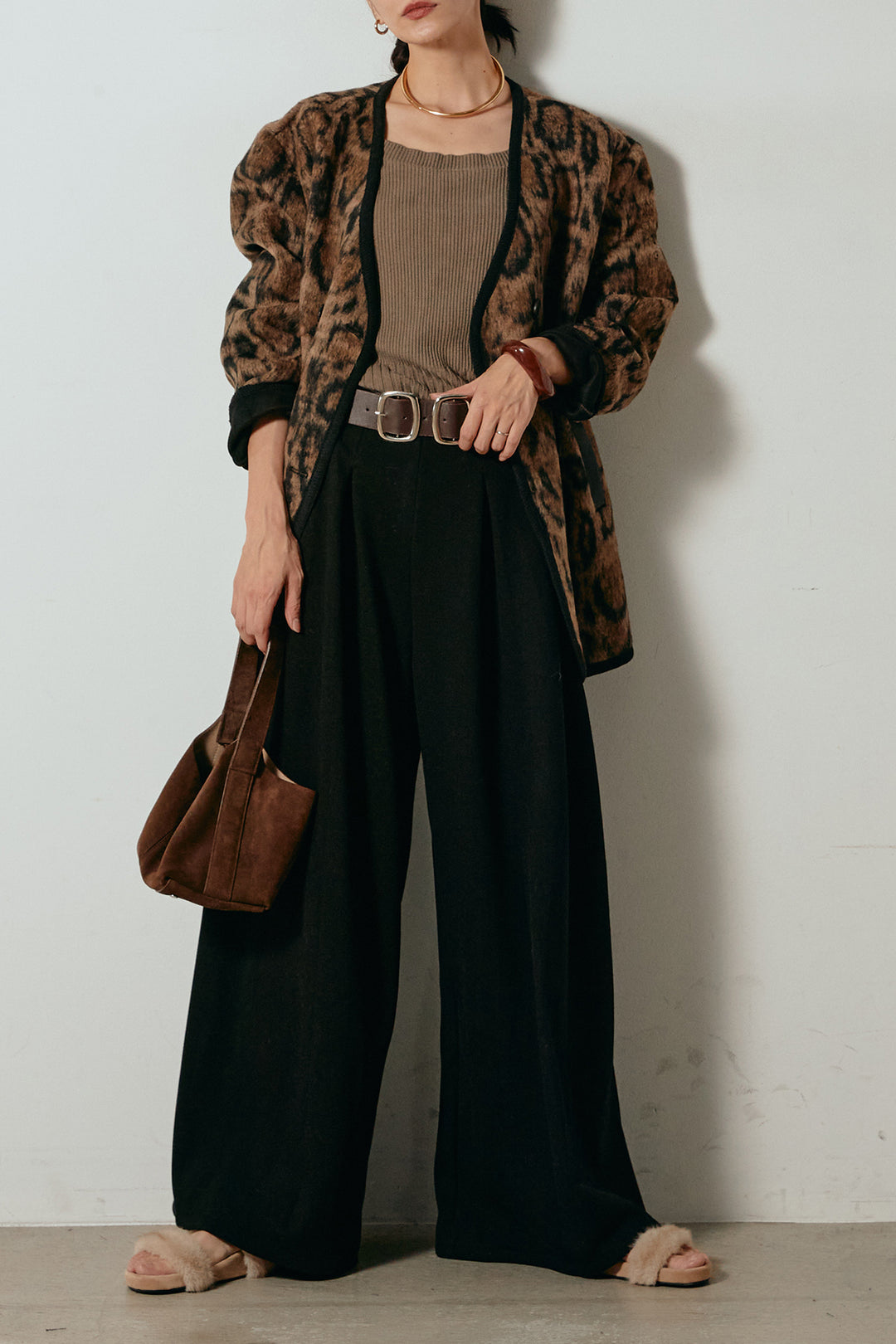 [SET]ノーカラーレオパード柄アウター+フェイクレザー太ベルト付きタックワイドパンツ(2set)