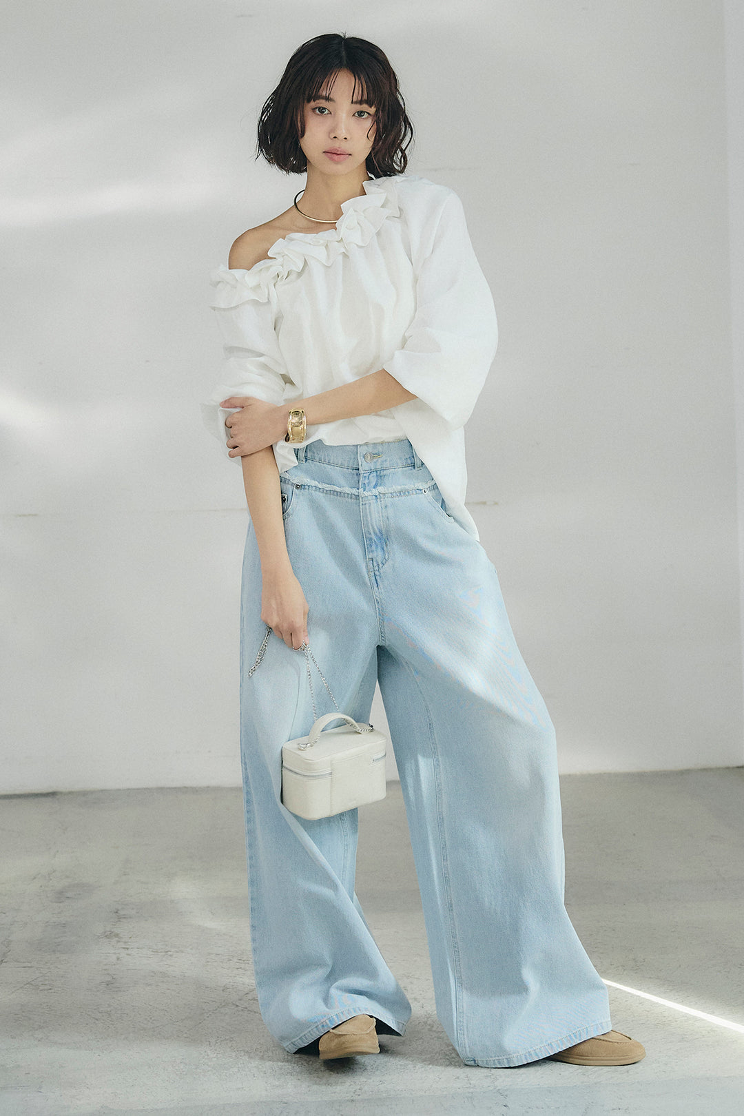 [SET]ネックフリルデザインブラウス+ウエスト裁ち切りデニムワイドパンツ(2set)