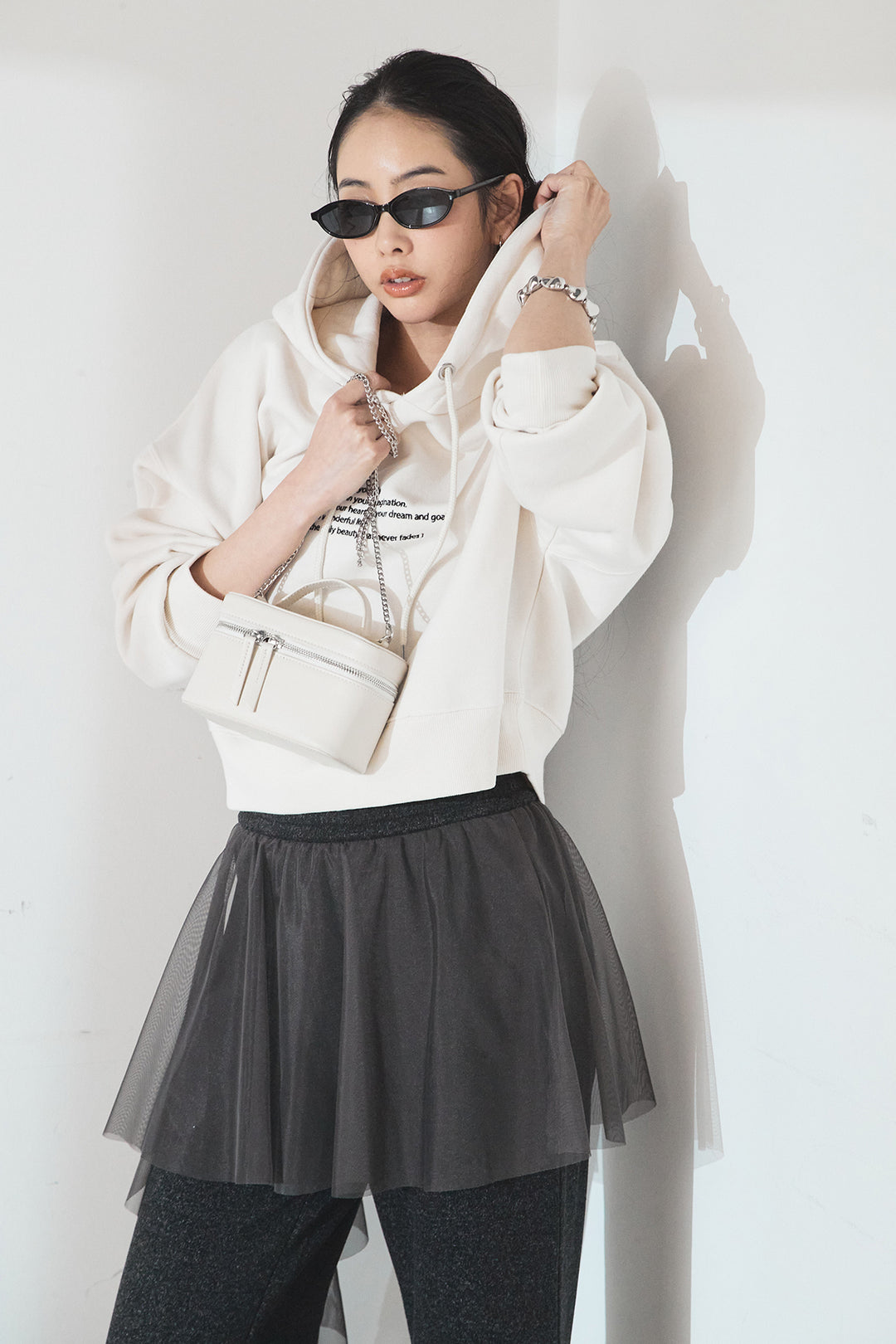 [SET]裏起毛レタリング刺繍フーディショートプルオーバー+チュールレイヤードニットパンツ(2set)