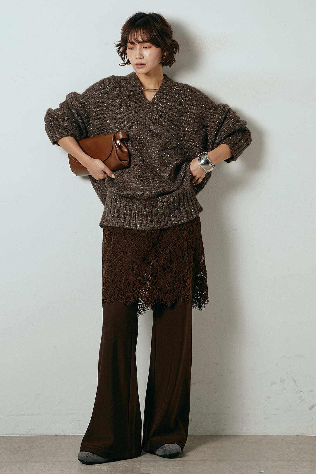 [SET]Vネックラメニットトップス+レース刺繍レイヤードフレアパンツ(2set)