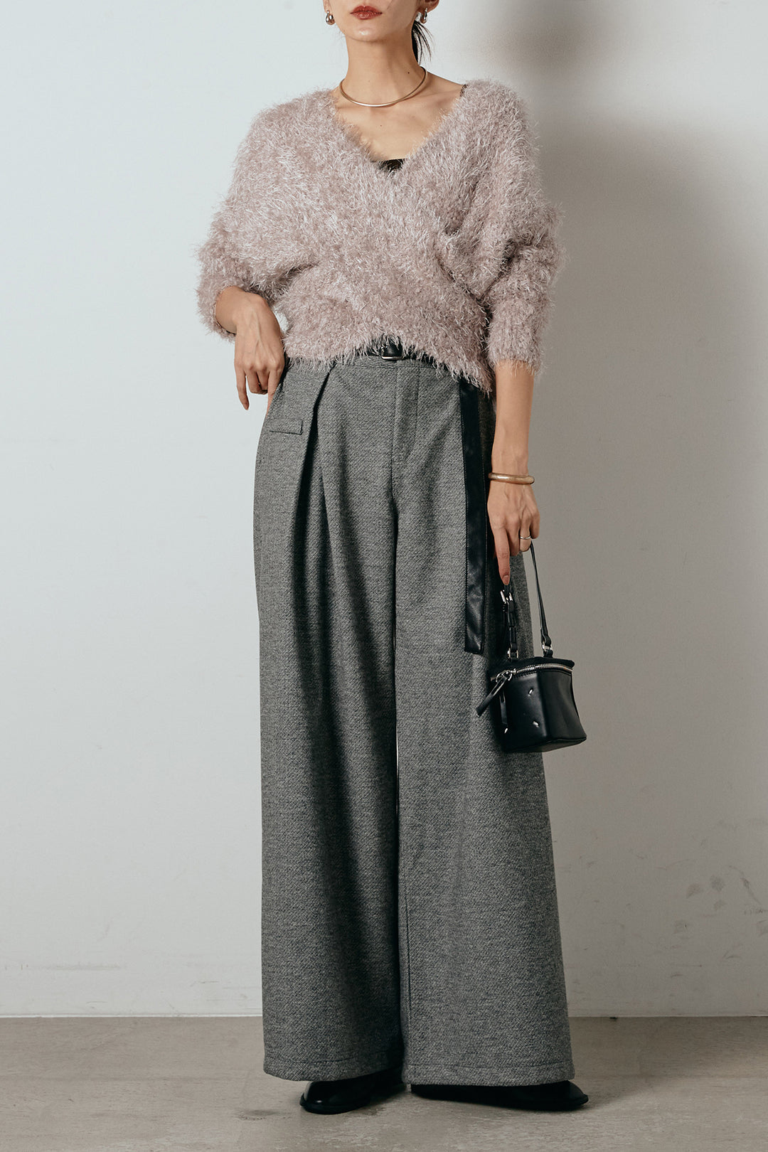 [SET]シャギークロスニットトップス+細ベルト付き起毛タックワイドパンツ(2set)