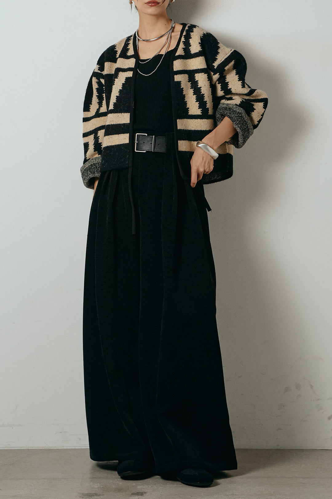 [SET]ノーカラー幾何学模様アウター+ベルトループコーデュロイワイドパンツ(2set)