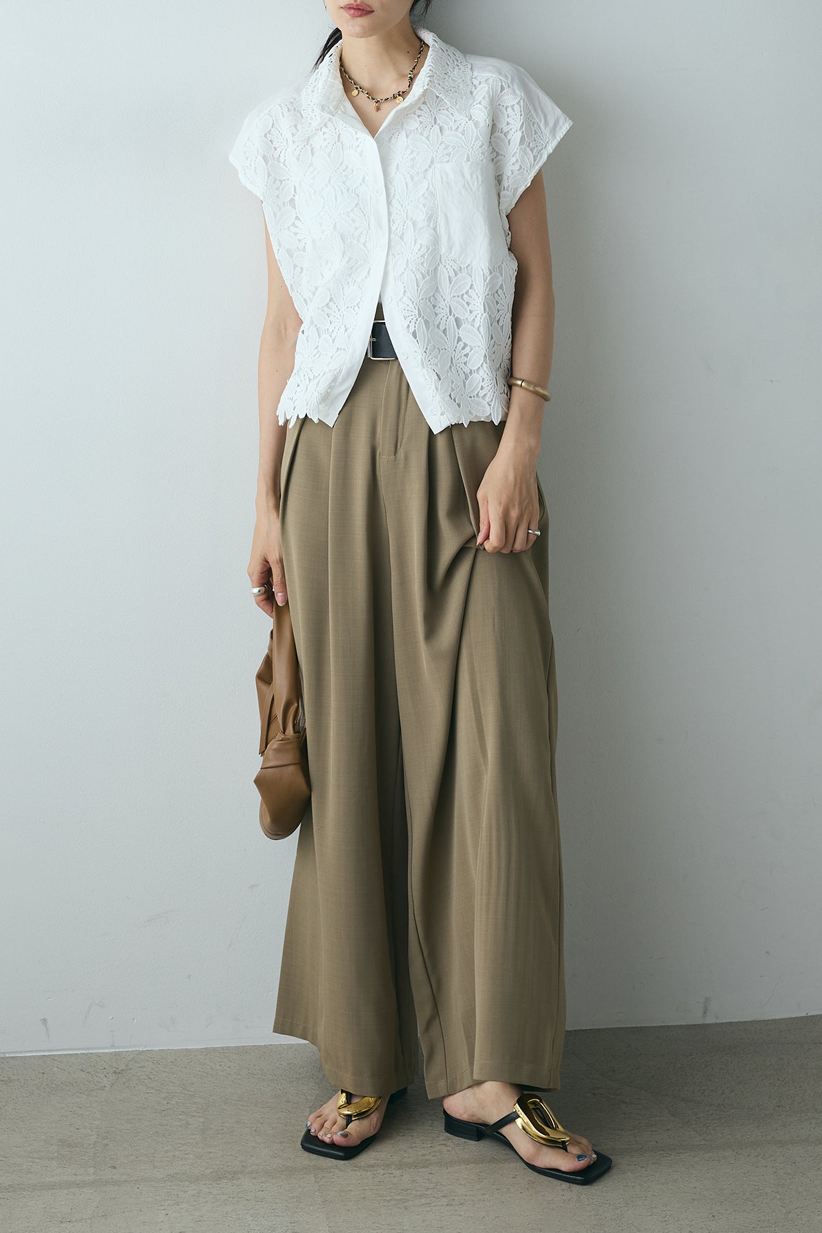 着回しセット】ノースリーブレース刺繍シャツ+太ベルト付き