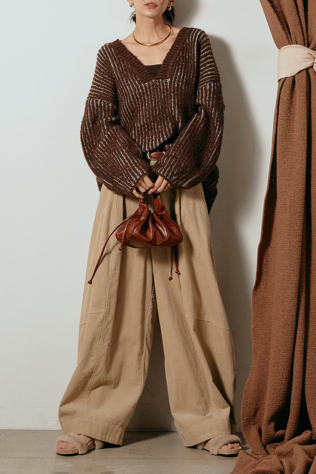 [SET]アルパカタッチ深Vニットトップス+タック入りコーデュロイワイドパンツ(2set)