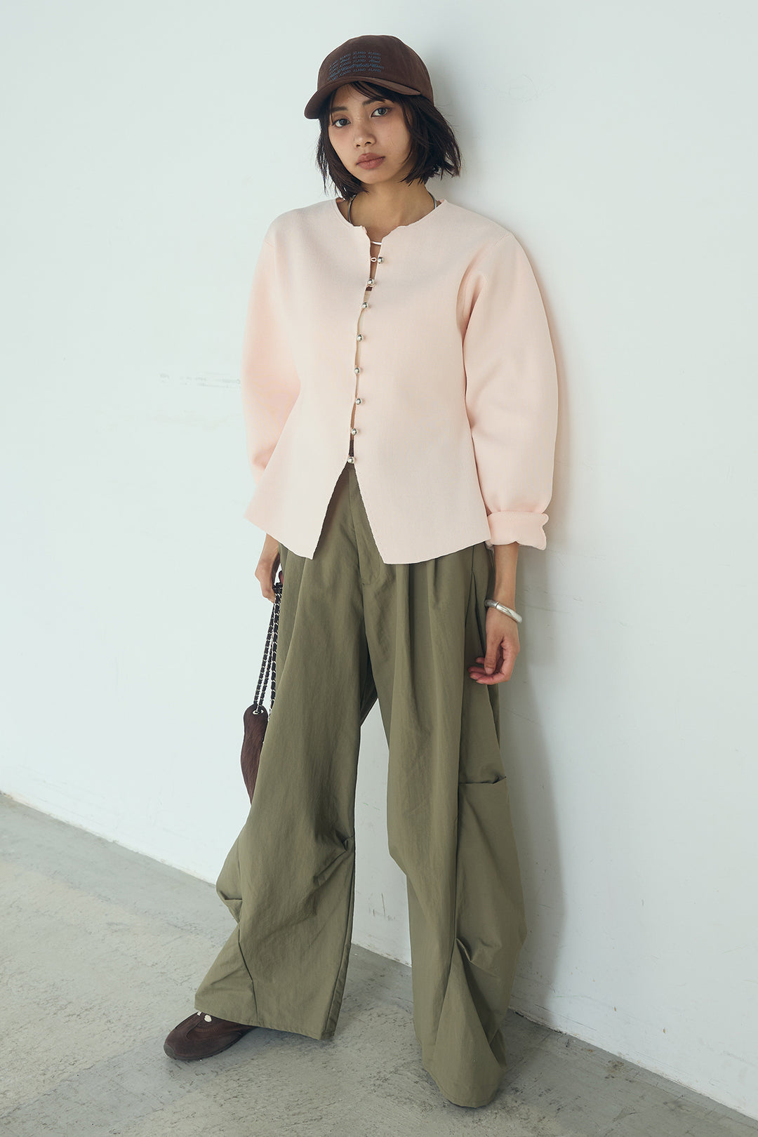 [SET]メタルボタンバナナスリーブカーディガン+ドライタフタタックバレルパンツ(2set)