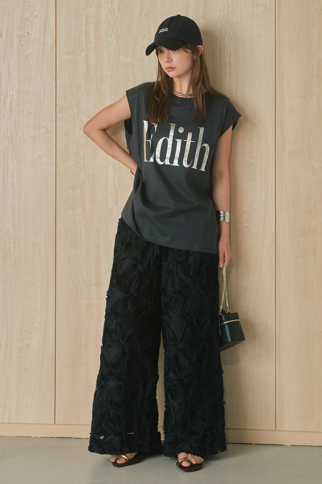 [SET]箔ロゴプリントノースリーブTシャツ+立体レースストレートパンツ(2set)