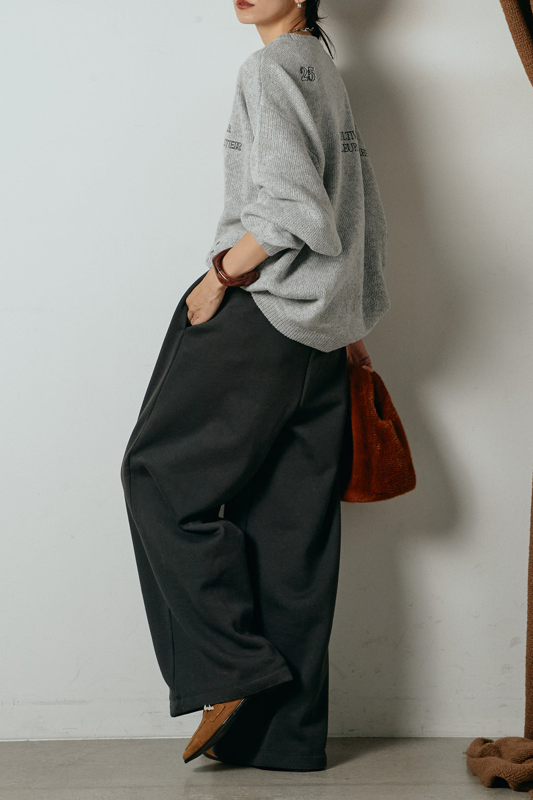 [SET]刺繍ロゴランダムデザインニットトップス+裏起毛スウェットワイドパンツ(2set)