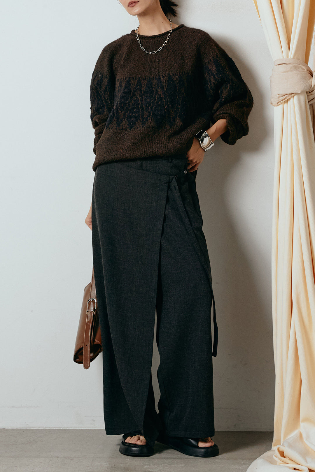 [SET]モノトーン柄ニットトップス+ラップ巻きワイドスラックス(2set)