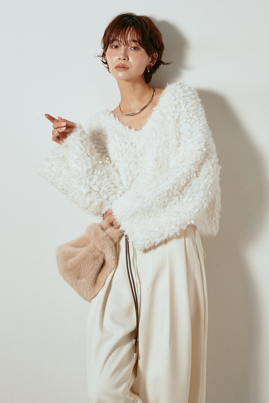 [SET]深Vネックチョウチョヤーンニットトップス+細フェイクレザーベルト付きワイドタックパンツ(2set)