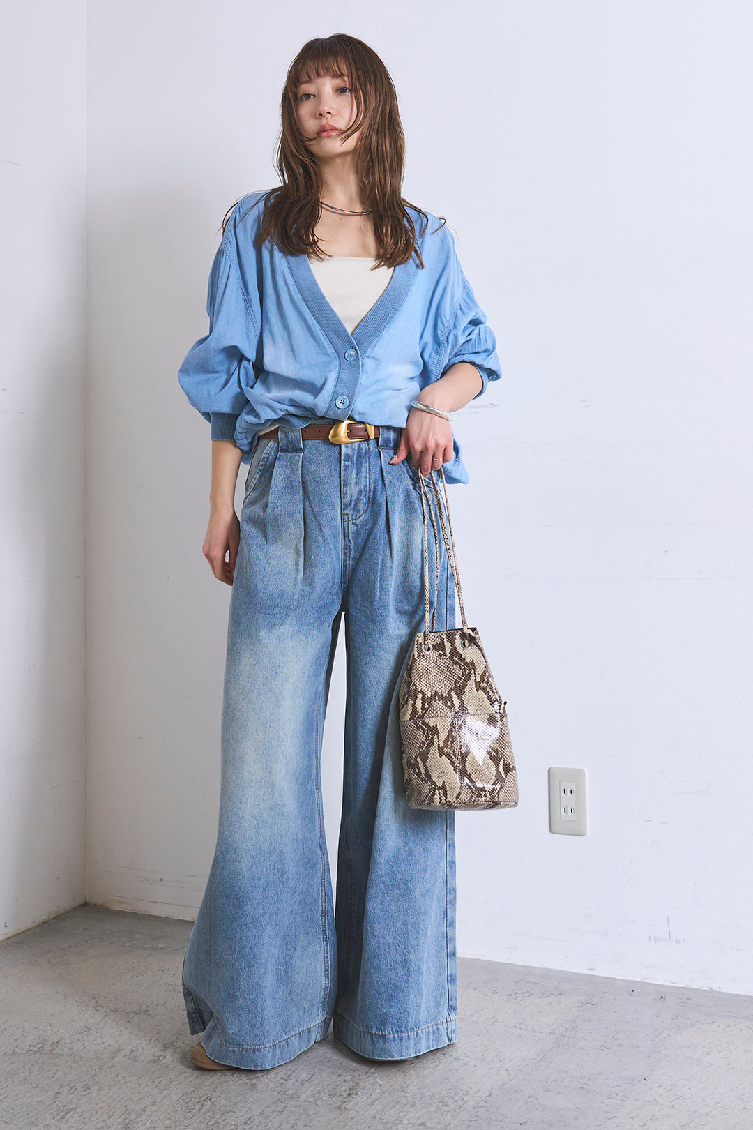 [SET]シアーデニムカーディガン+ベルトループワイドタックデニムパンツ(2set)