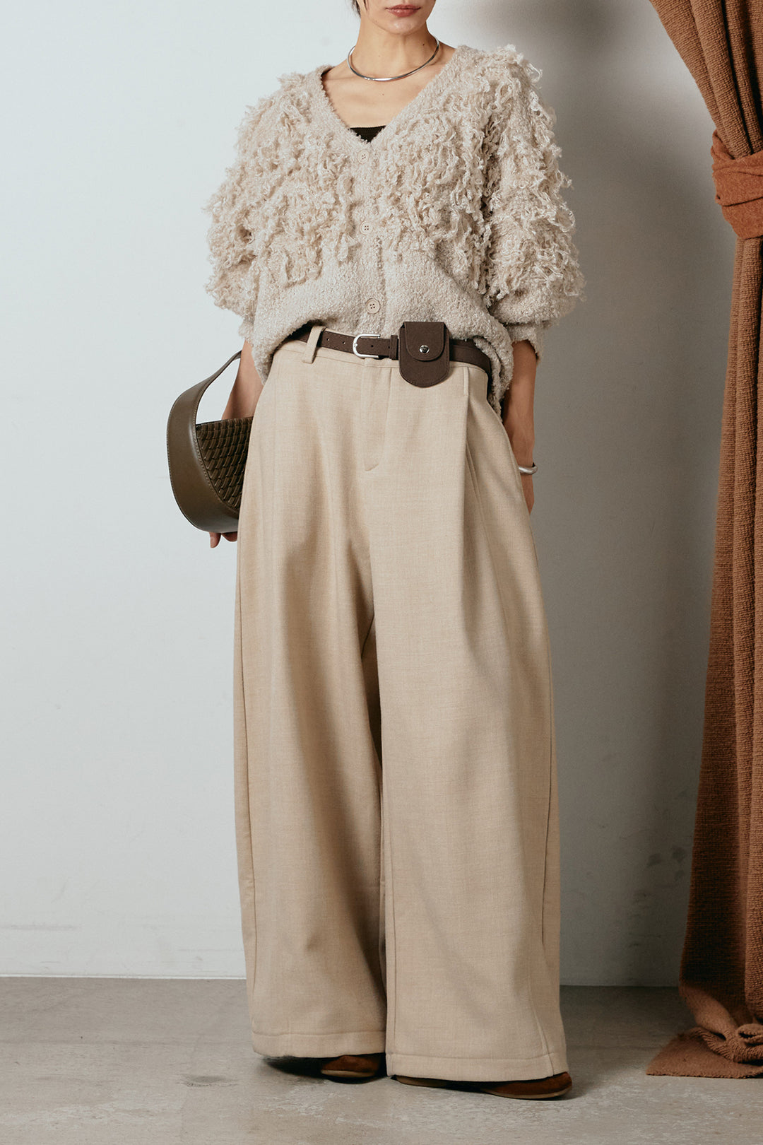 [SET]ループ編みVネックニットカーディガン+ポーチベルト付きカーブパンツ(2set)