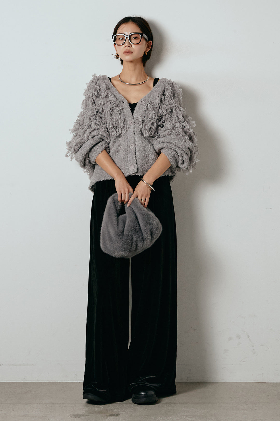 [SET]ループ編みVネックニットカーディガン+ベロアサスペンダー付きパンツ(2set)