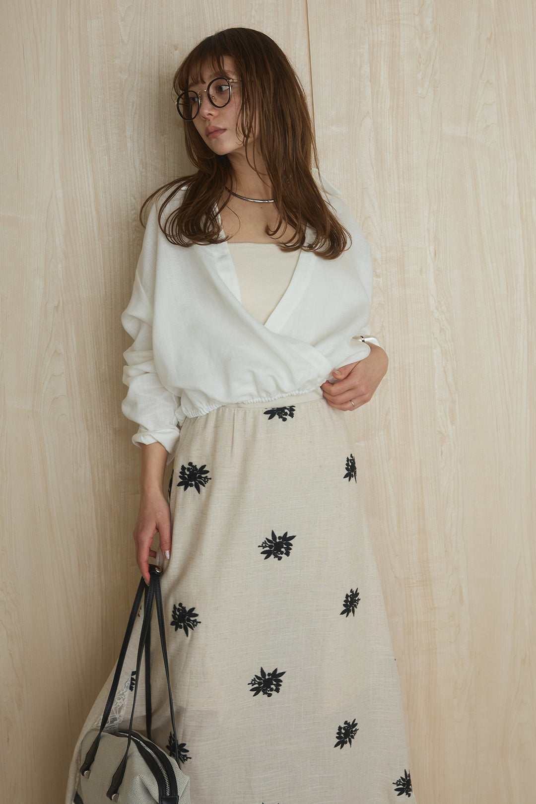 [SET]麻混襟付きトップス+レースコンビフラワー刺繍柄スカート(2set)