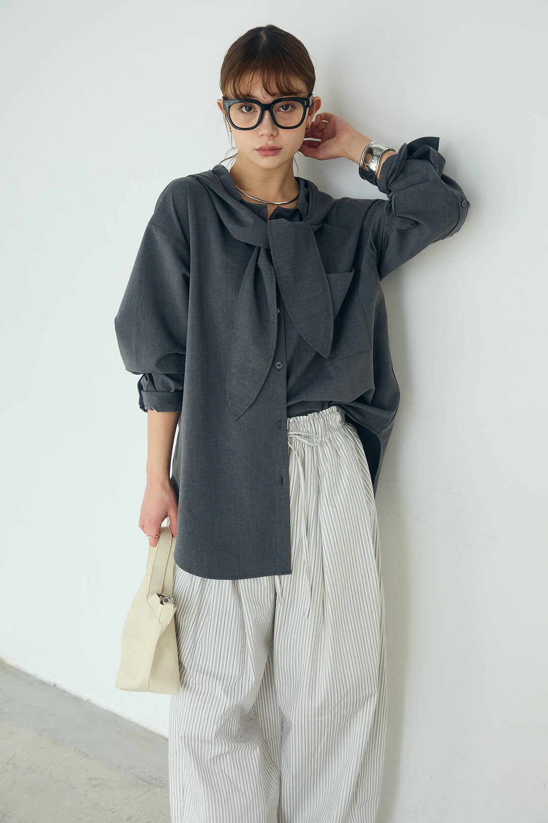 [SET]無地タイ付フーディーBIGシャツ+ランダムストライプタックギャザーパンツ(2set)