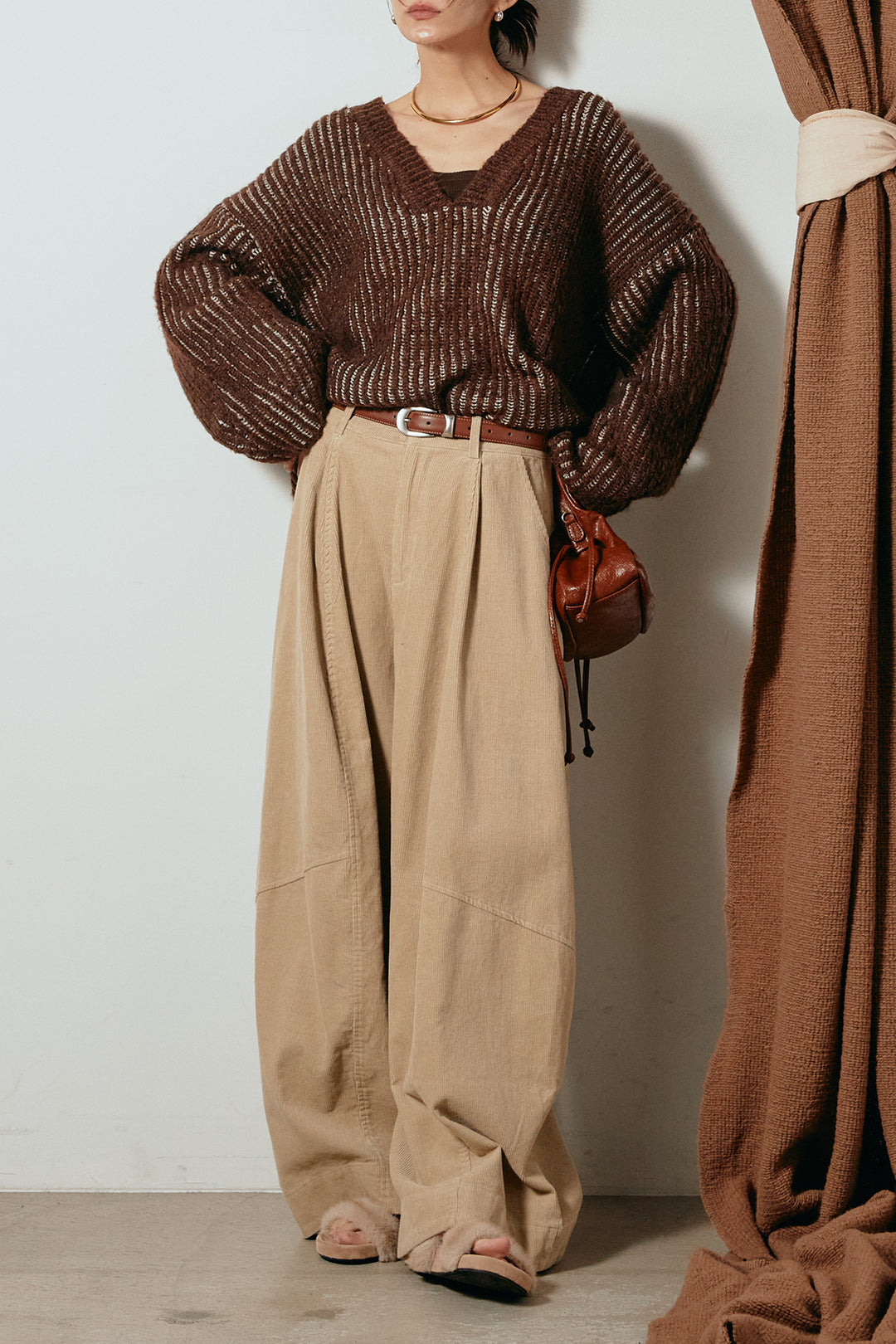 [SET]アルパカタッチ深Vニットトップス+タック入りコーデュロイワイドパンツ(2set)