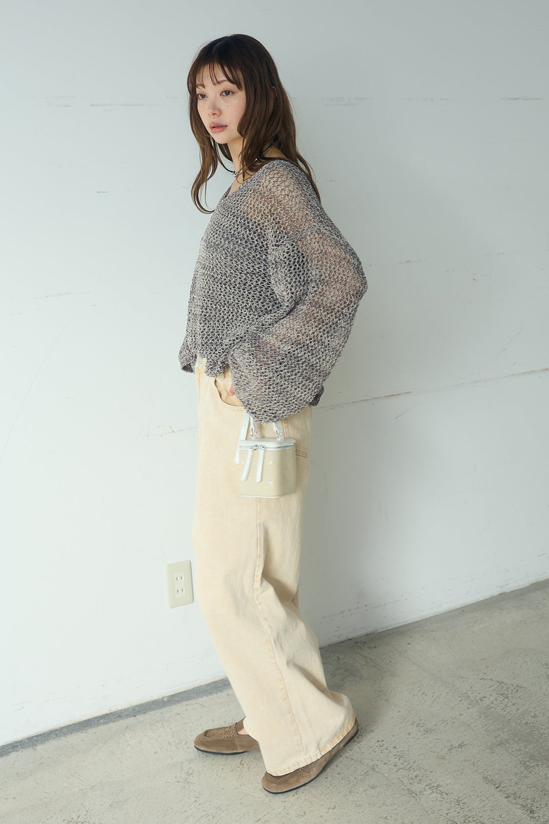 [SET]メッシュ編みビスチェセットVネックプルオーバー+カラーデニムタックカーブパンツ(2set)