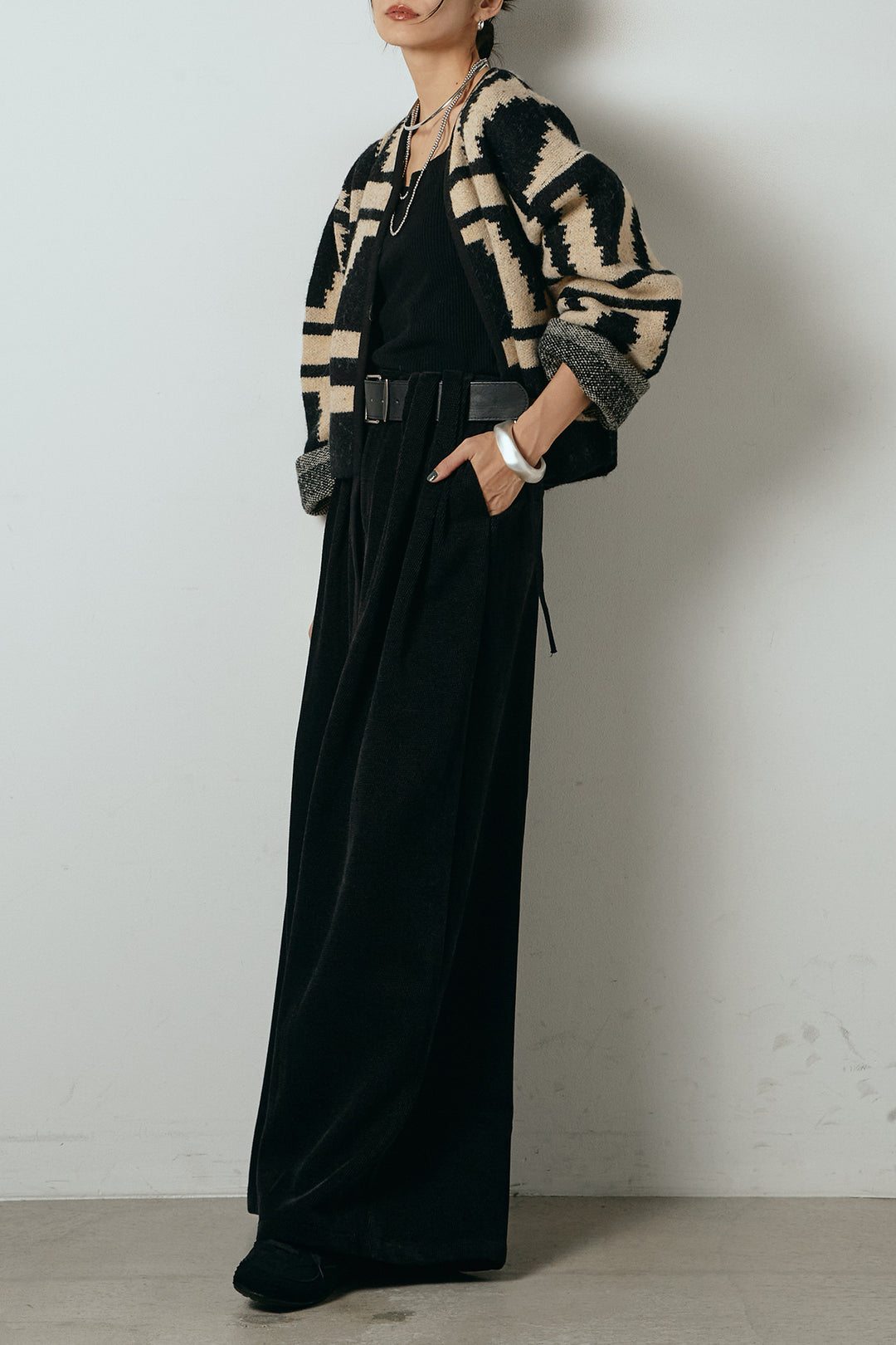 [SET]ノーカラー幾何学模様アウター+ベルトループコーデュロイワイドパンツ(2set)