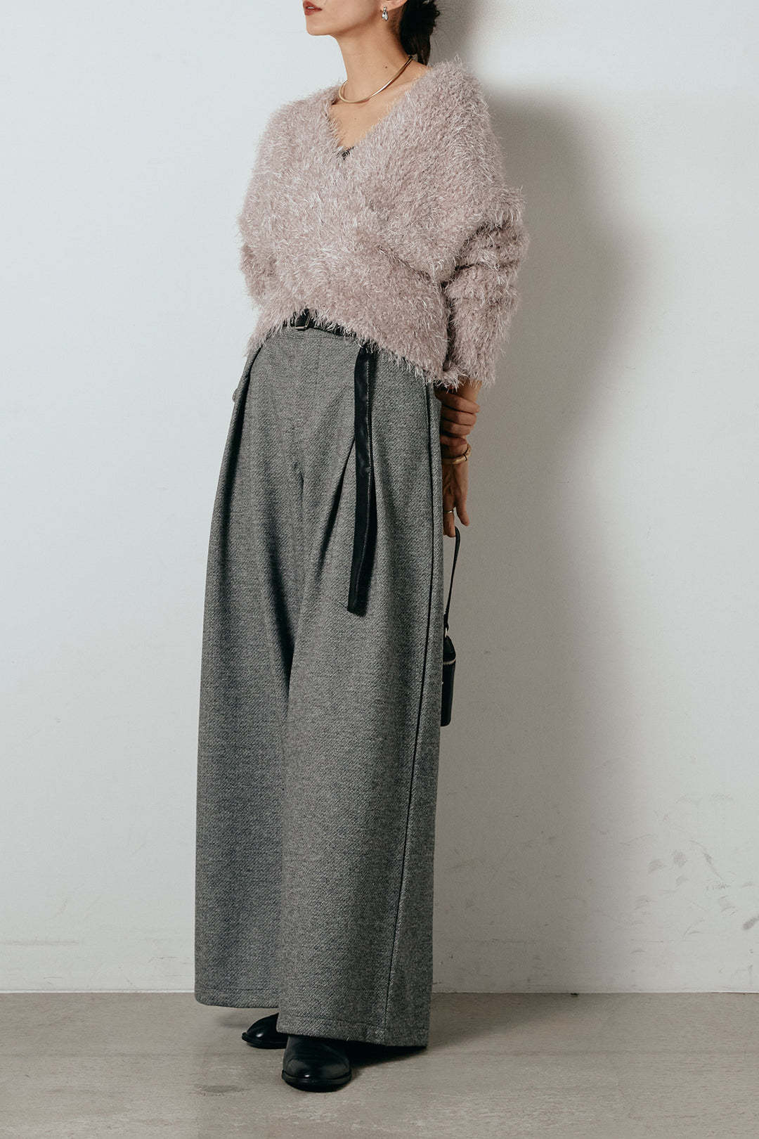 [SET]シャギークロスニットトップス+細ベルト付き起毛タックワイドパンツ(2set)