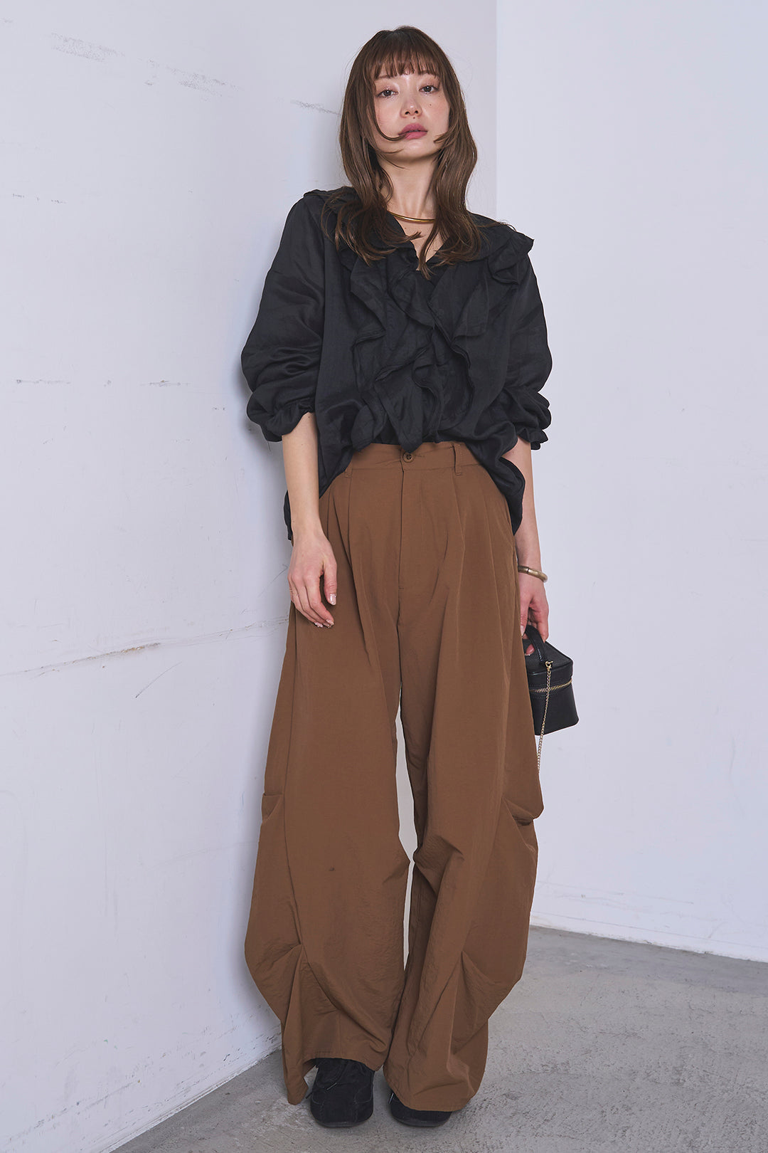 [SET]フリルボタンブラウス+ドライタフタタックバレルパンツ(2set)