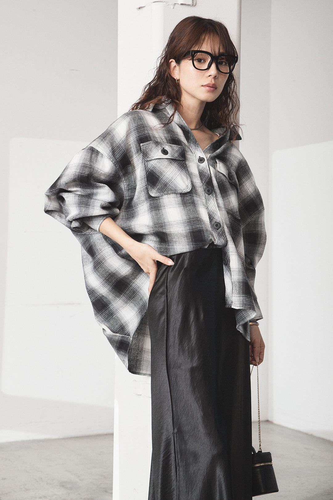 [SET]オンブレーチェックビッグシルエットCPOシャツ+裾レースデザインサテンスカート(2set)