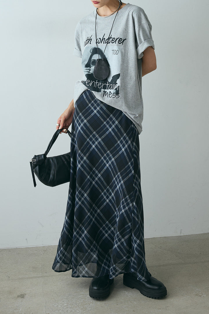 [SET]モノトーンフォトプリントTシャツ+マルチ柄シアースカート(2set)