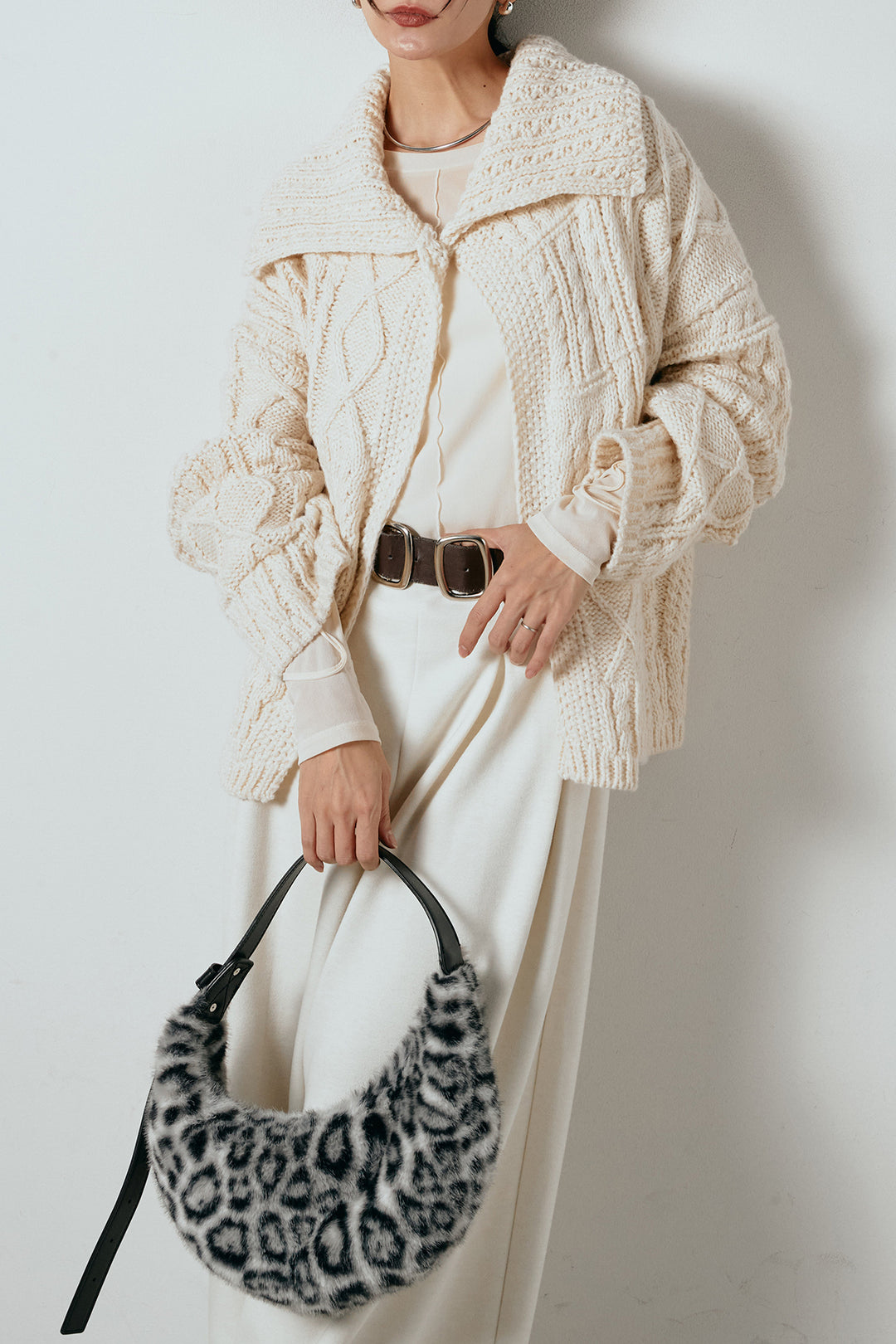 [SET]ビッグカラーケーブル編みニットトップス+2WAY袖コード刺繍クルーネックプルオーバー(2set)