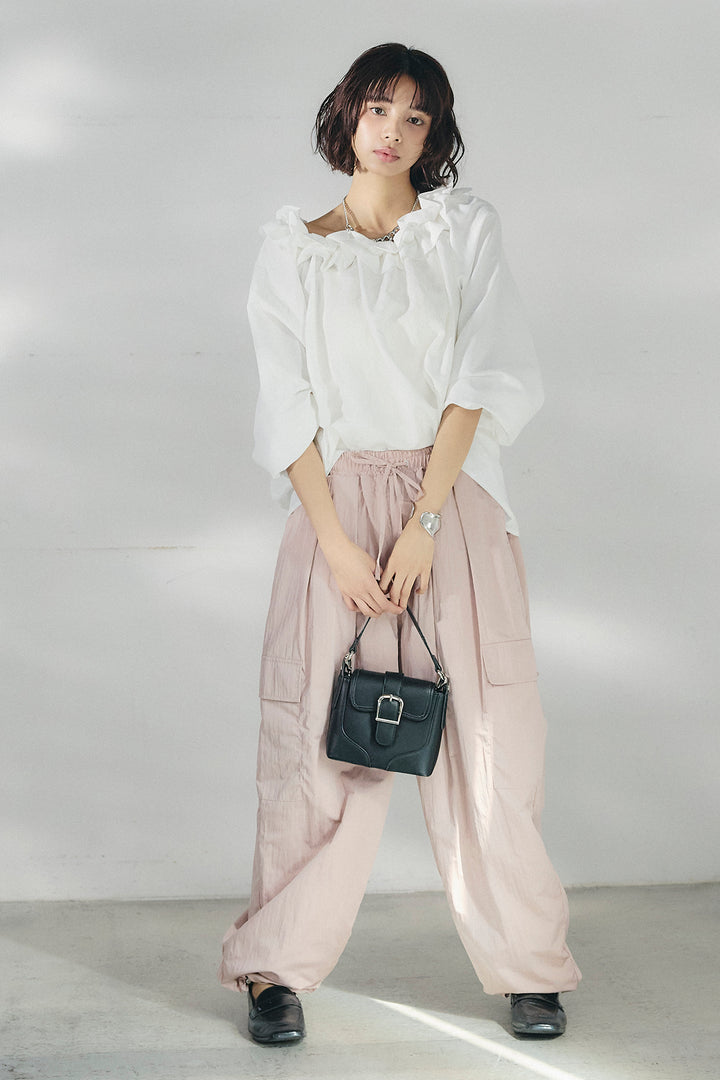 [SET]ネックフリルデザインブラウス+撥水ジョガーパンツ(2set)