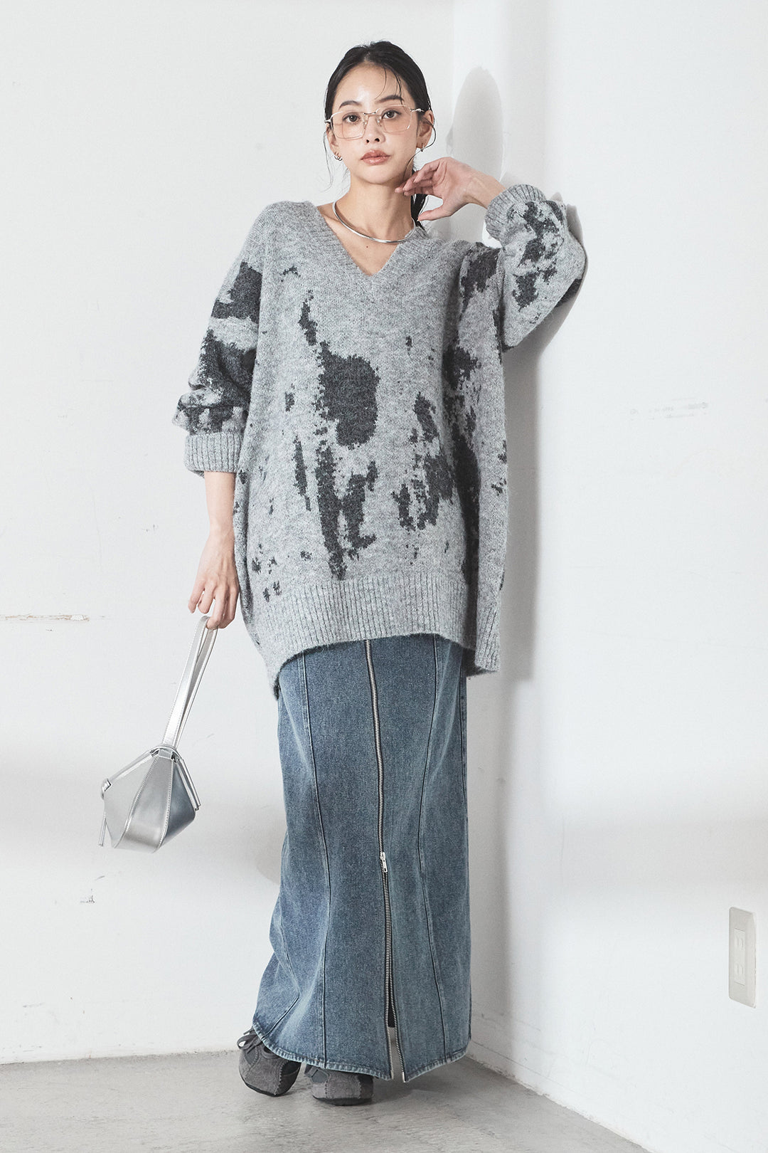 [SET]アブストラクト柄ニットプルオーバー+フロントジップデニムスカート(2set)