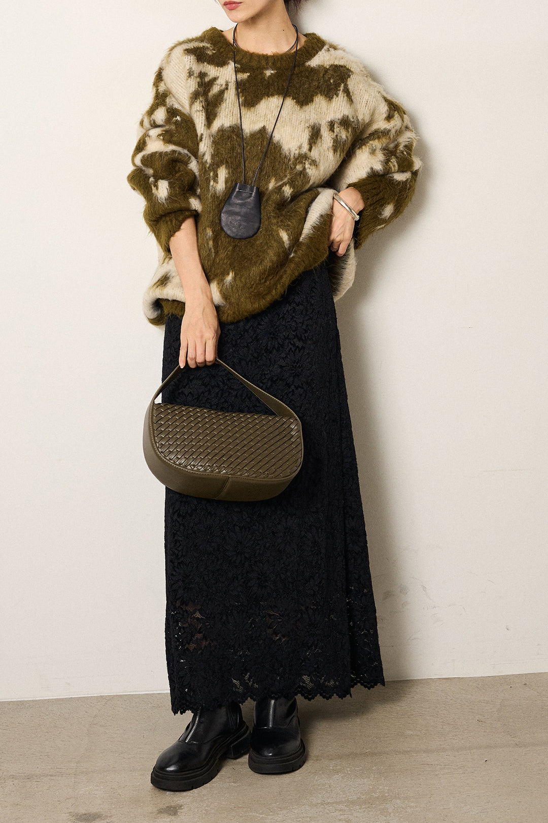 [SET]モヘアタッチマーブルニット+花柄刺繍ベロアフレアスカート(2set)