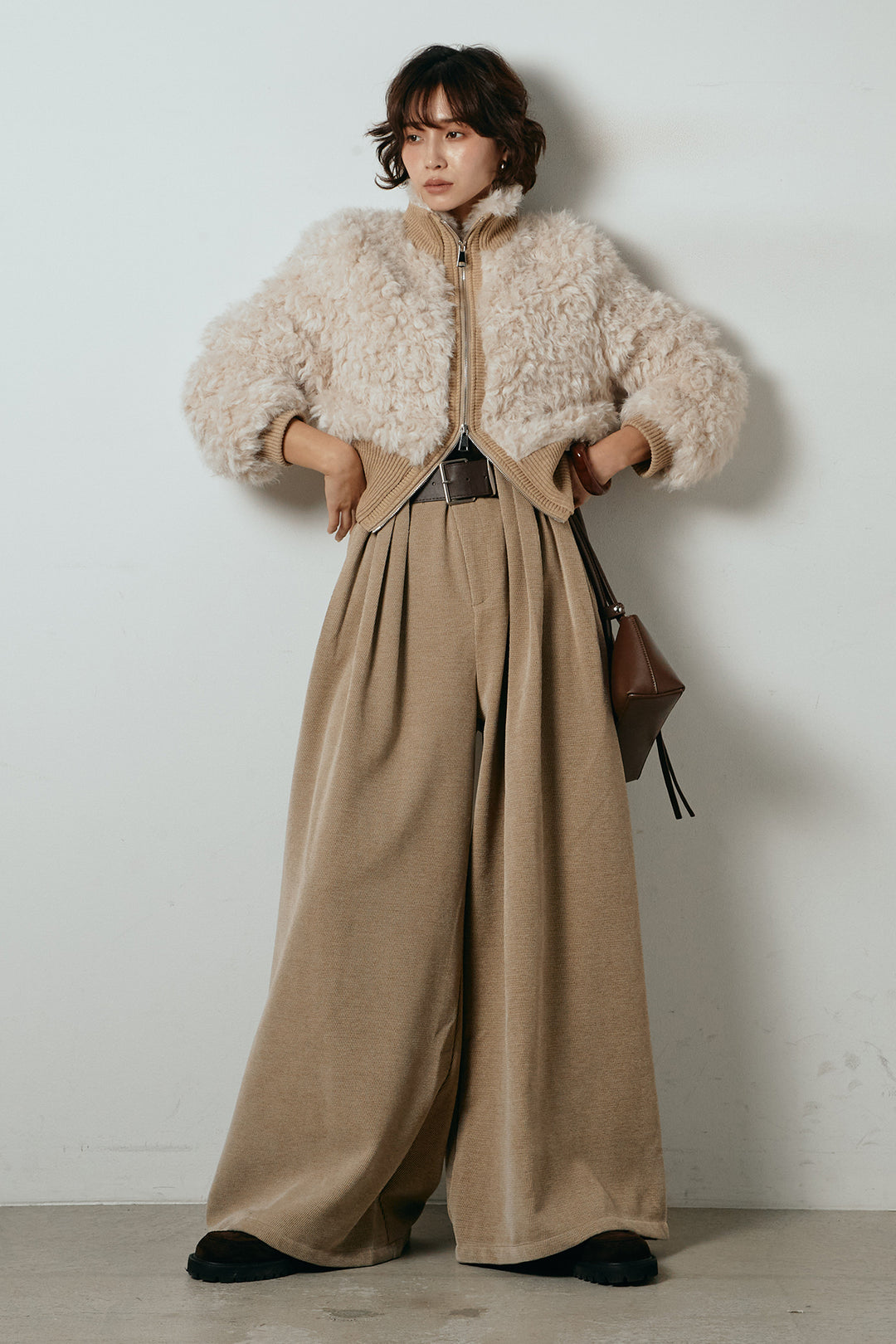 [SET]ハイネックショート丈ボアジップブルゾン+ベルトループコーデュロイワイドパンツ(2set)