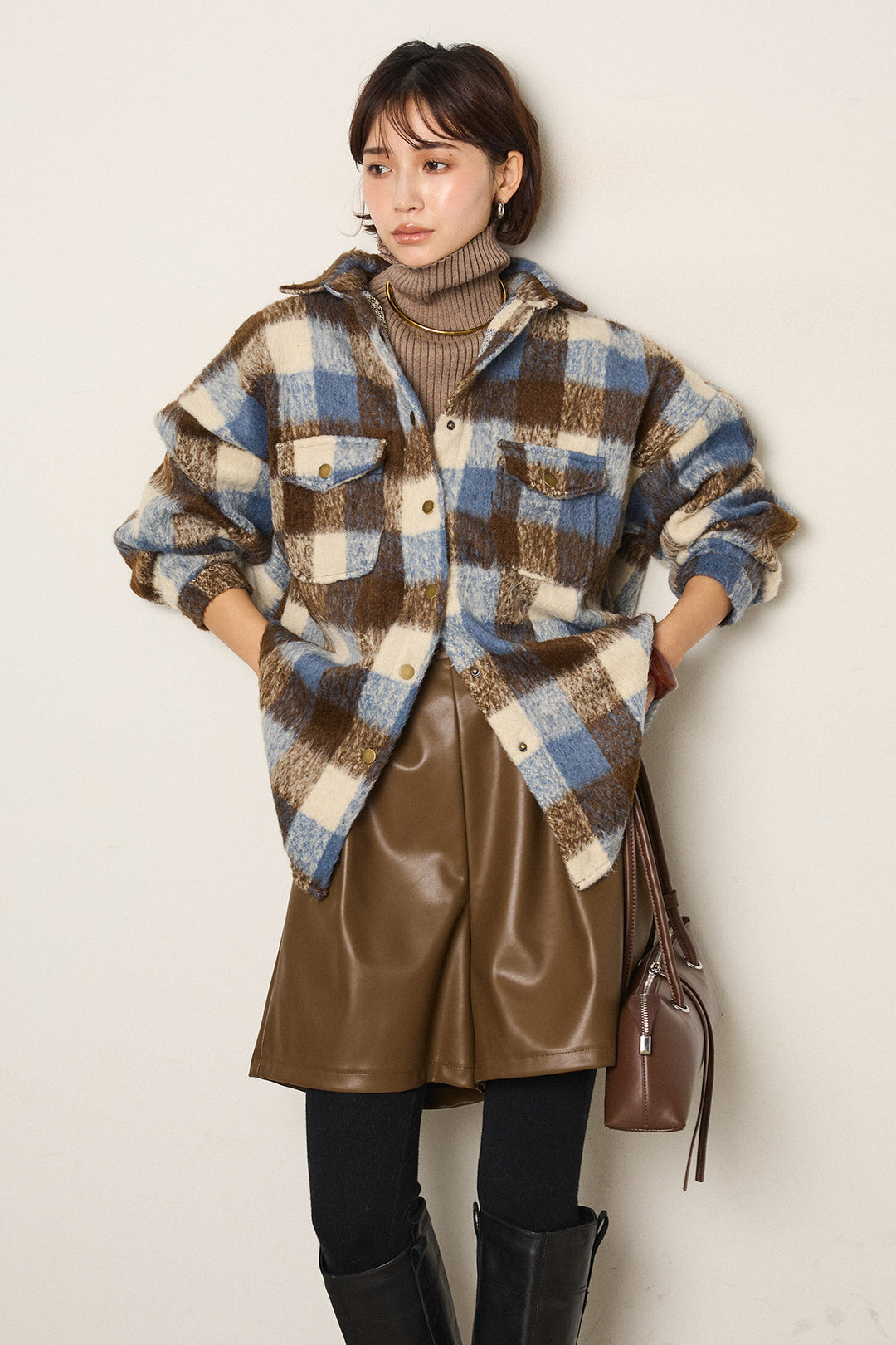 [SET]起毛チェック柄ポケットアウター+ストレッチエコレザーバミューダパンツ+リブニットシームレスタートルプルオーバー(3set)