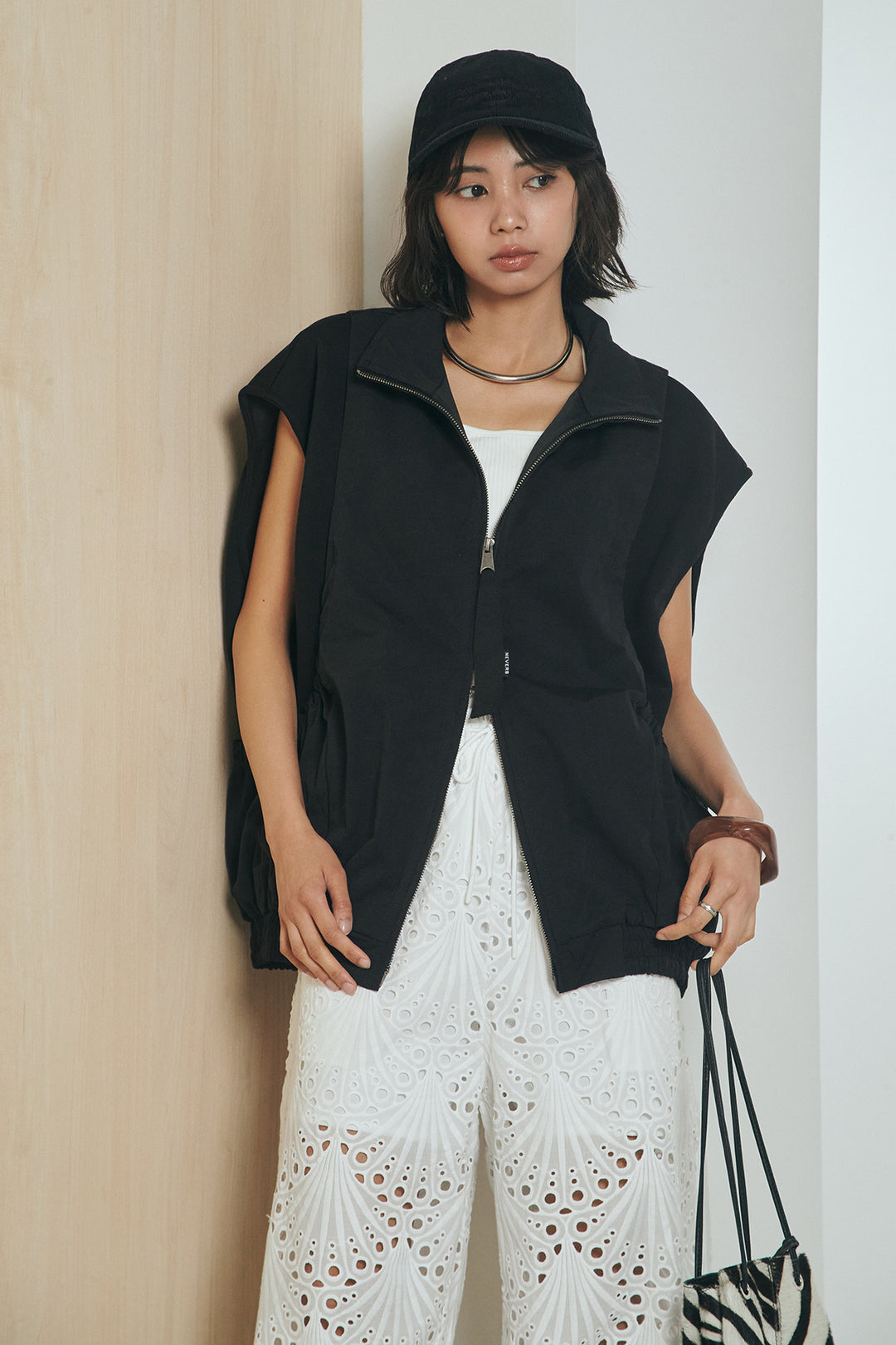 [SET]ショルダー切替スタンドネックジップベスト+レース刺繍リラックスパンツ(2set)