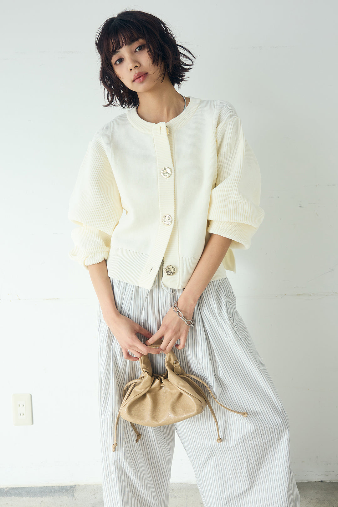 [SET]スポンディッシュBIGボタンクルーネックカーディガン+ランダムストライプタックギャザーパンツ(2set)