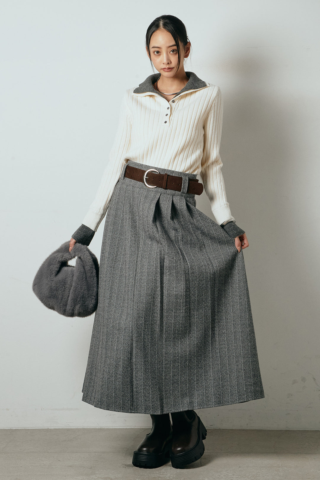 [SET]レイヤード風リブニットトップス+太ベルト付きヘリンボーンプリーツスカート(2set)