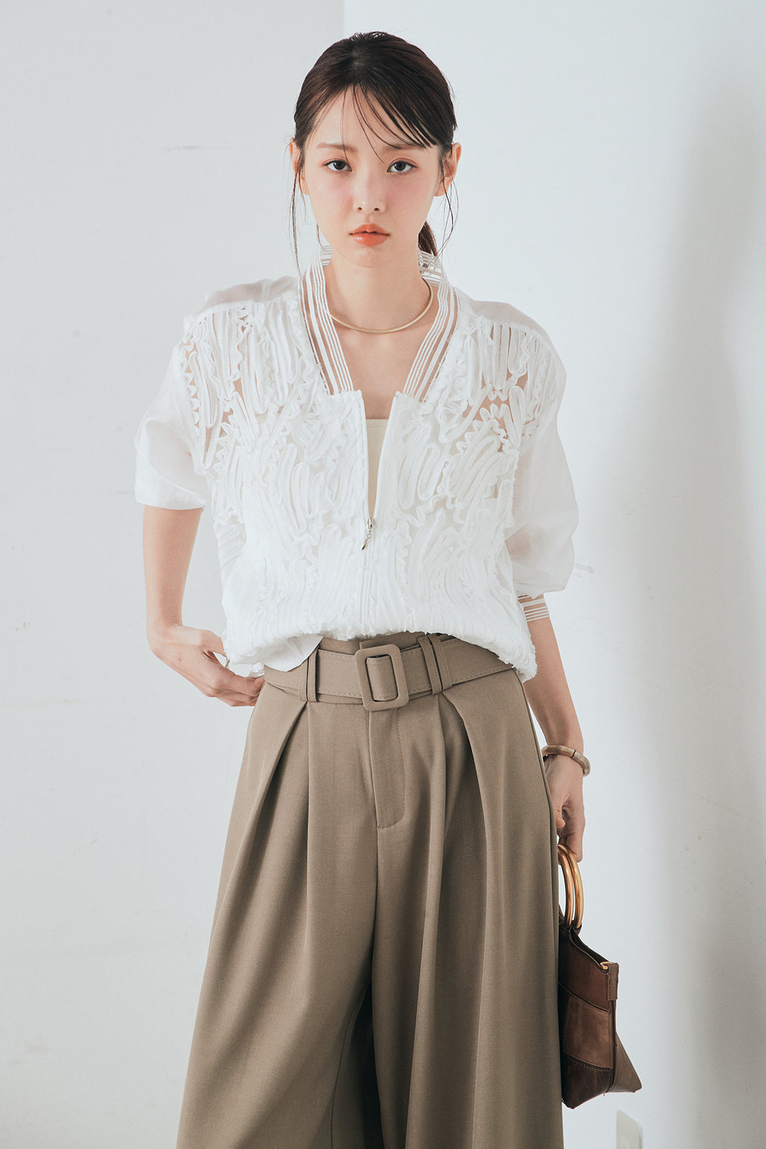 [SET]モチーフ付きシアーブルゾン+ベルト付きツータックワイドパンツ(2set)