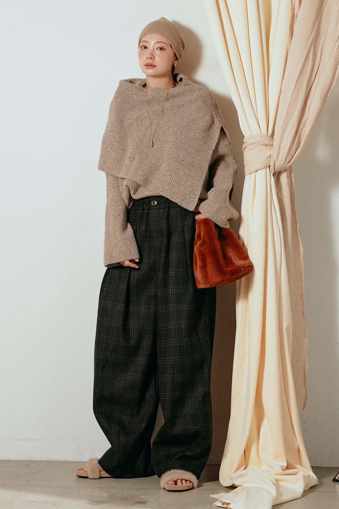 [SET]ケープデザインリブニットトップス+タータンチェック柄タックパンツ(2set)