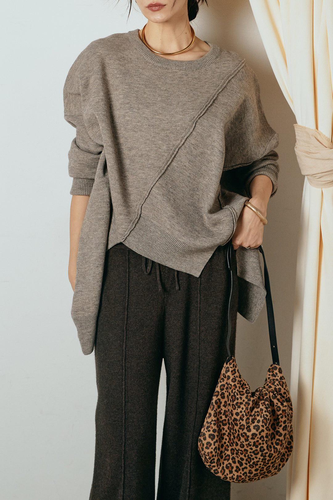 [SET]アシンメトリーデザインニットトップス+センターラインニットパンツ(2set)