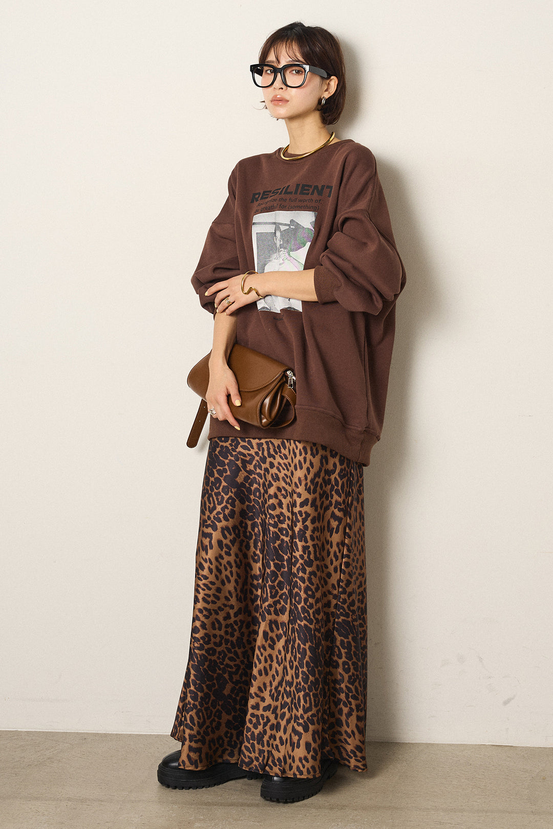 [SET]モノトーンプリントスウェット+レオパード柄サテンスカート(2set)