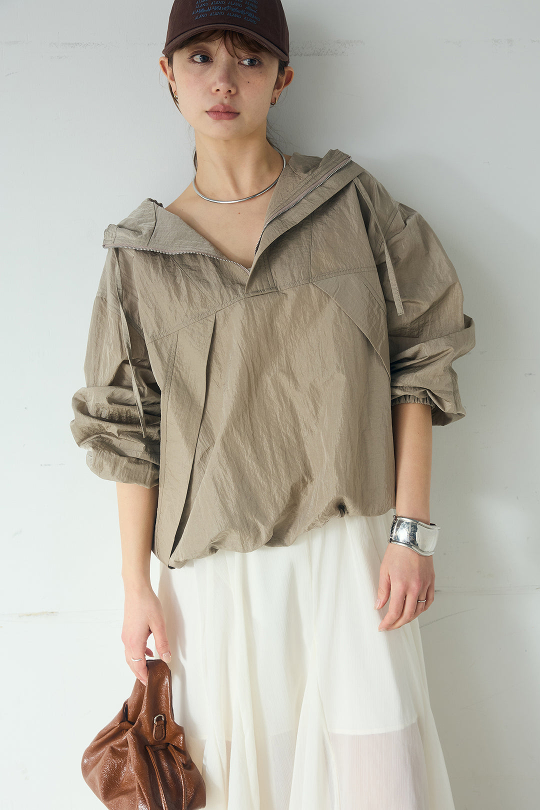 [SET]ナイロンフーディーブルゾンアウター+シアーフリルキャミワンピース(2set)