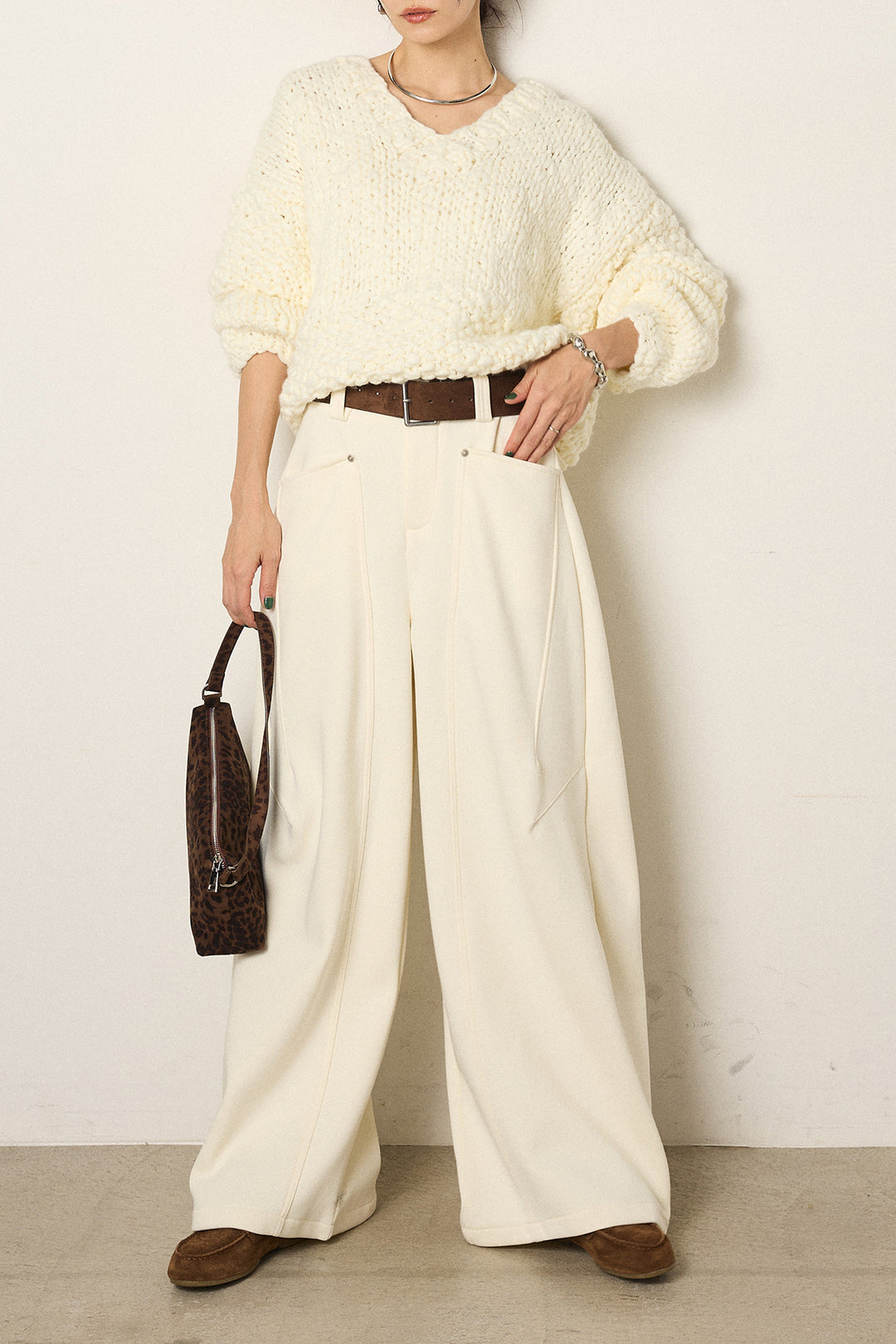 [SET]Vネックハンド編みニットトップス+太ベルト付きスウェットワイドカーブパンツ(2set)