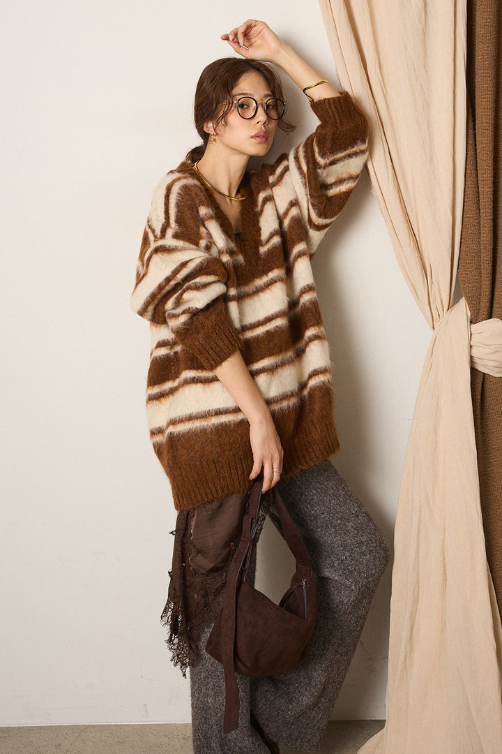 [SET]ルーズVネックボーダーニットトップス+レースドッキングサテンキャミソール(2set)