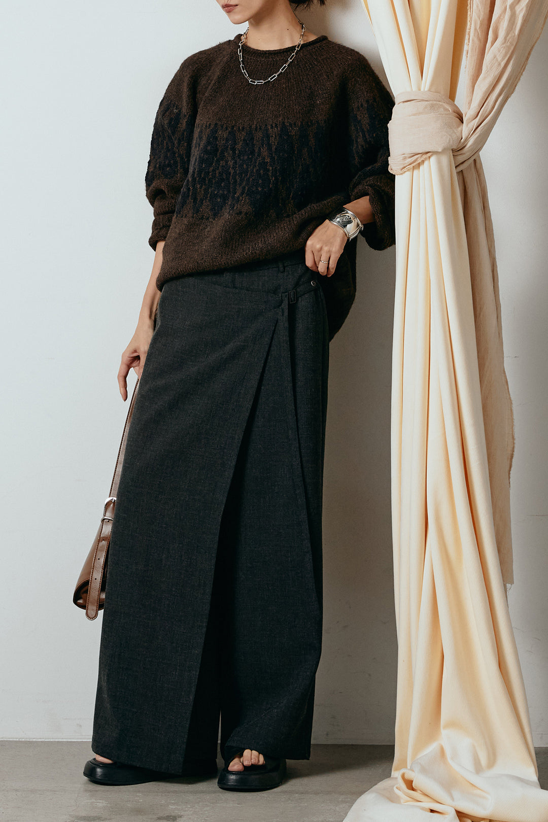 [SET]モノトーン柄ニットトップス+ラップ巻きワイドスラックス(2set)