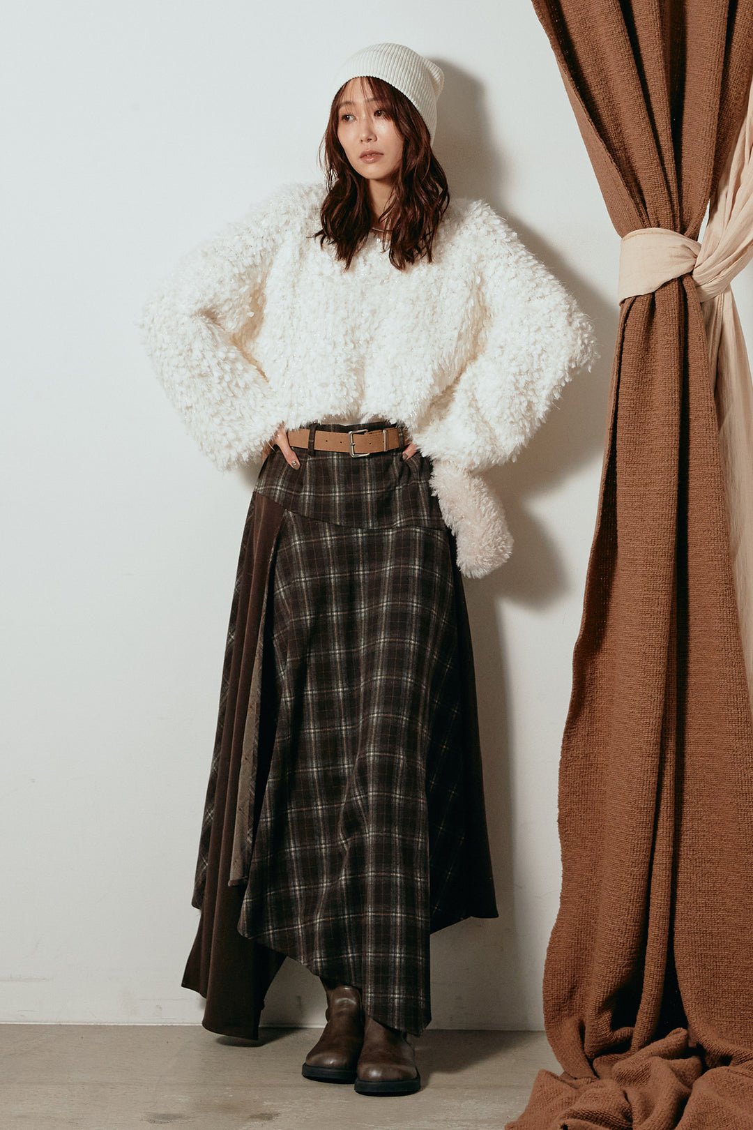 [SET]深Vネックチョウチョヤーンニットトップス+フェイクレザーベルト付き切り替えタータンチェックスカート(2set)